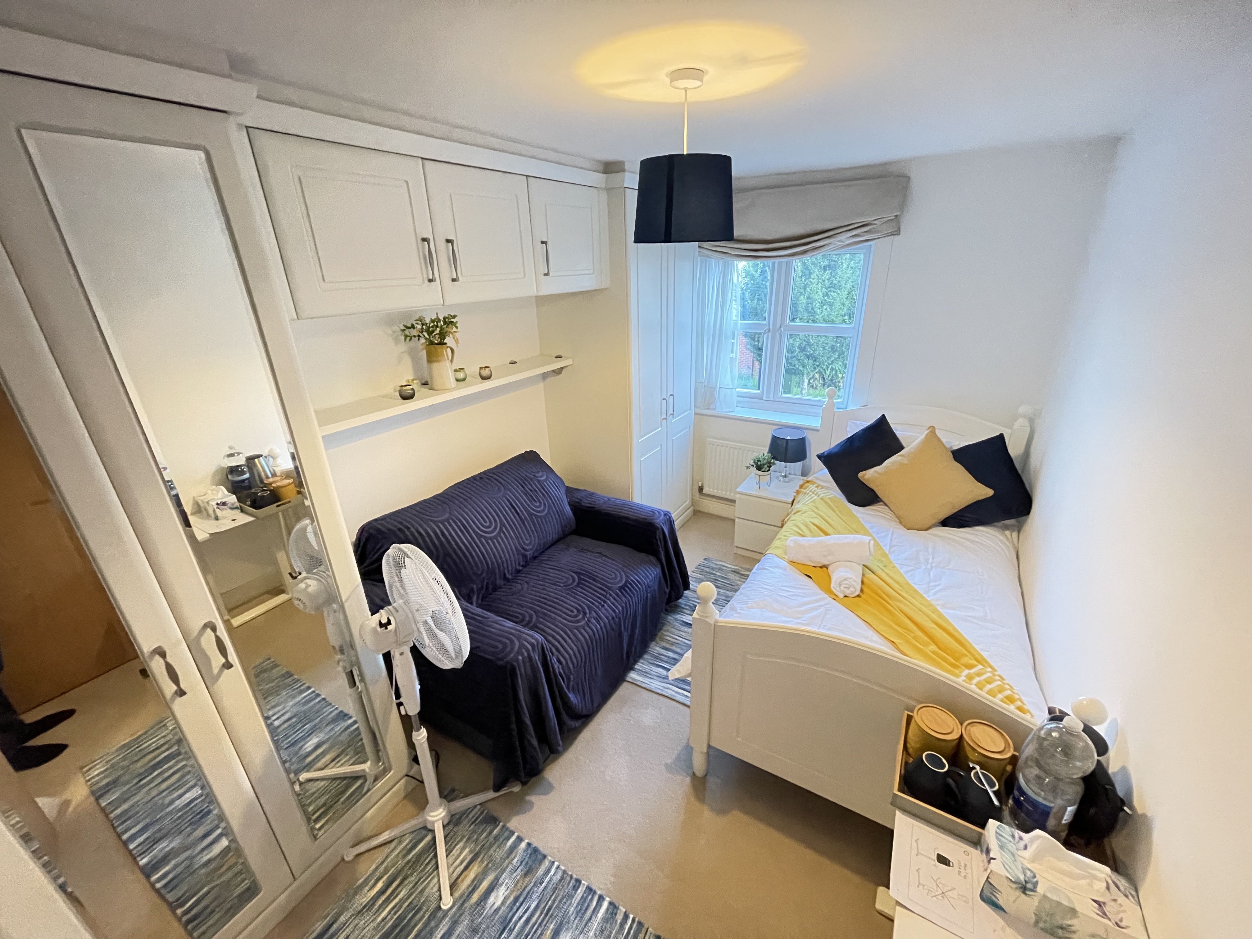 Solus Stay - Room with Ensuite Bathroom and Free Parking