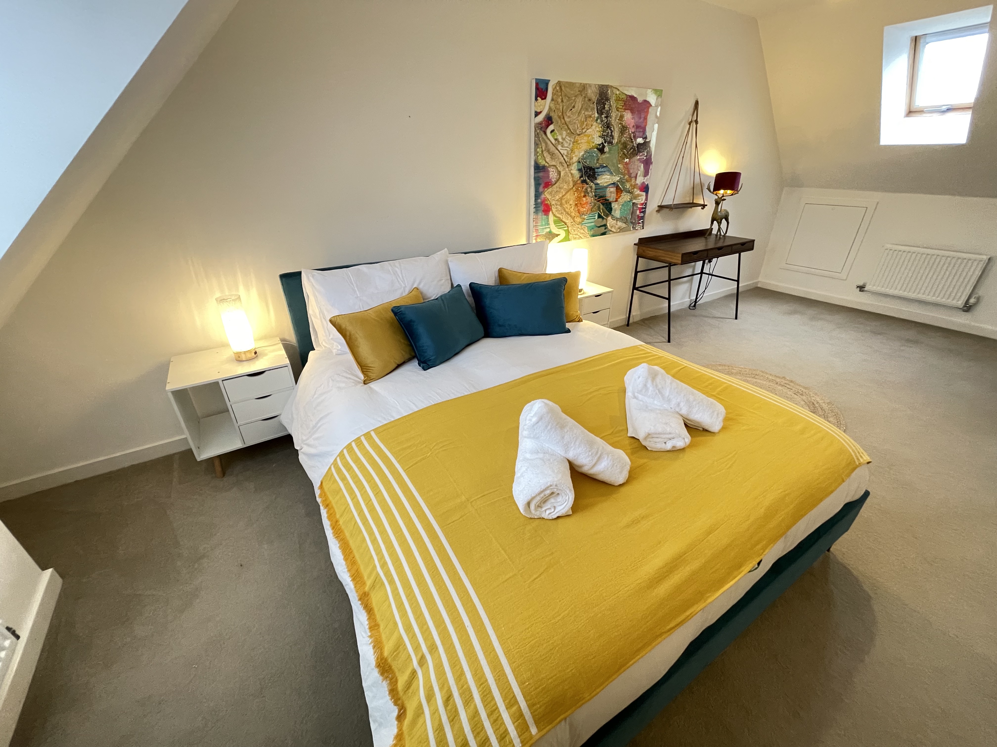 Derby Retreat - Charming 4 bedroom 3 bathroom house with parking and garden